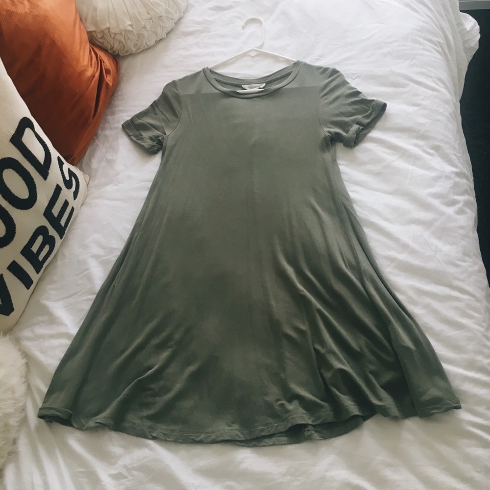 Forever 21 green t-shirt dress